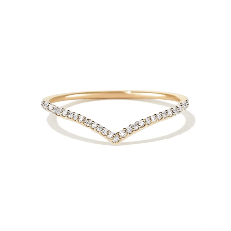 Elegant moissanite engagement ring