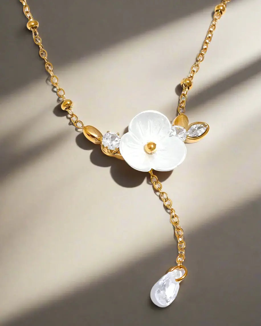 flower pendant necklace