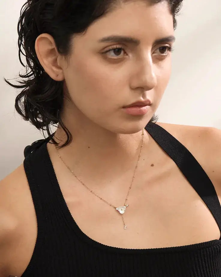 flower pendant necklace