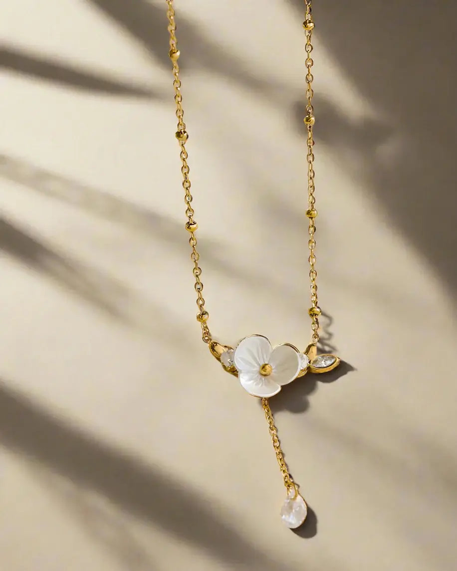 flower pendant necklace