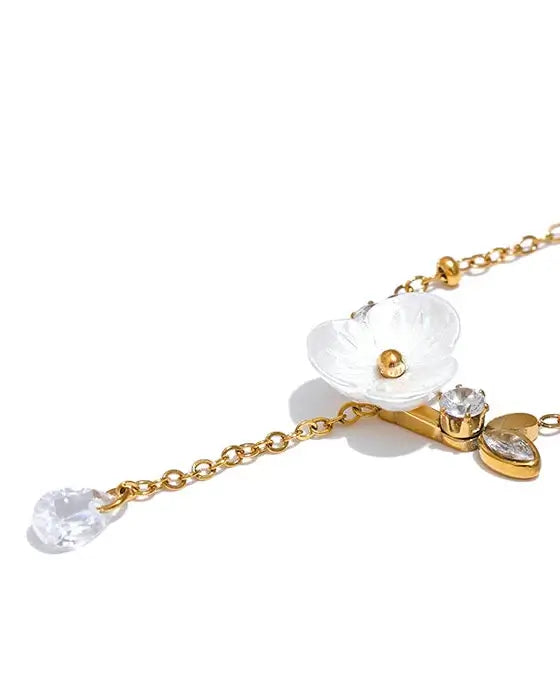 flower pendant necklace