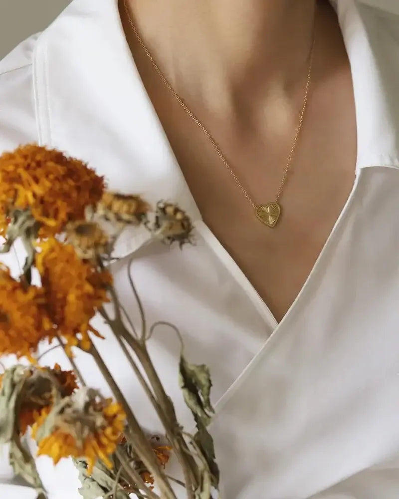 Geometric heart pendant necklace