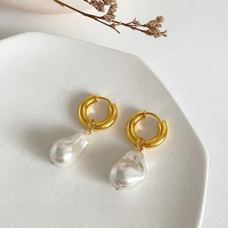 Natural pearl pendant earrings