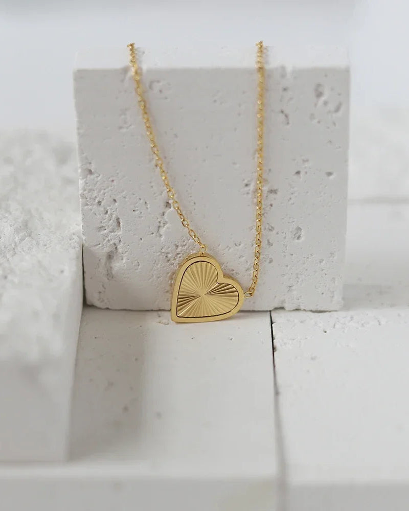 Geometric heart pendant necklace