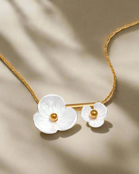 Miyu flower necklace for women