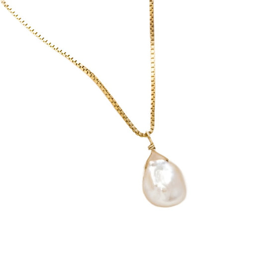 Pearl pendant necklace for women