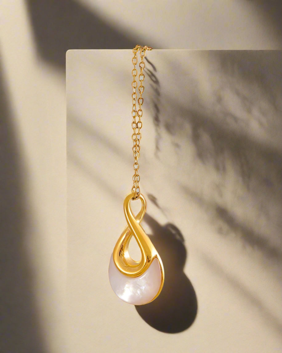 moonstone pendant necklace 1