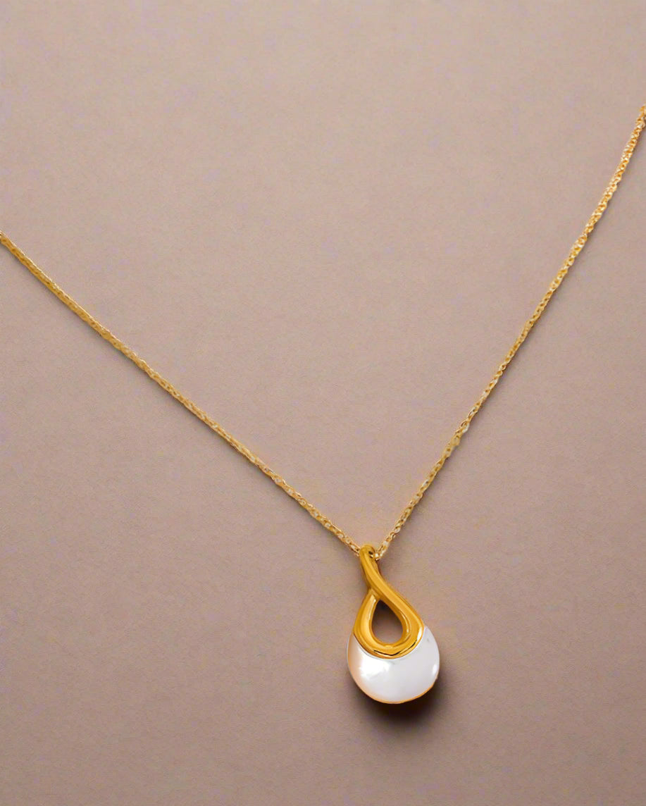 moonstone pendant necklace 1